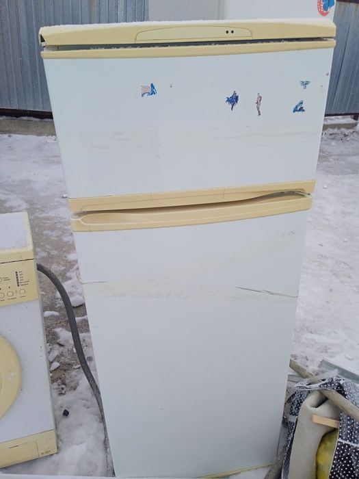Продам холодильник