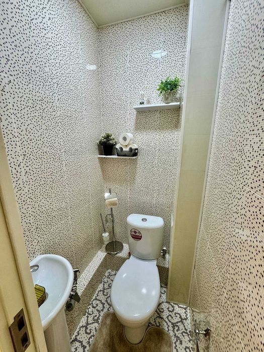 Продается квартира в Мирза Улугбекском районе 3х комнат  4-этаж. 75м2