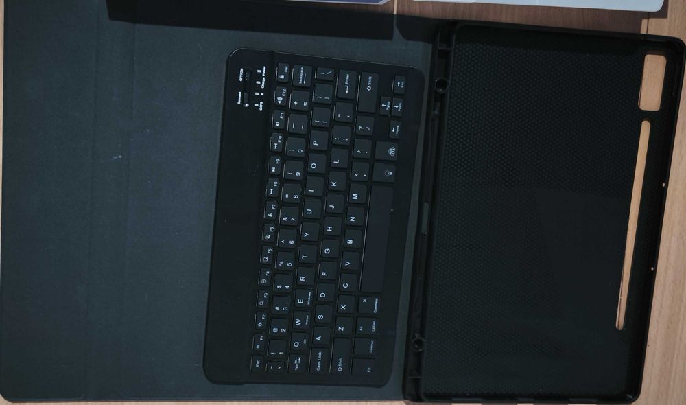 Tabletă Lenovo Tab P12, 12.7", 3K, 8GB RAM, 128GB+husă+tastatura