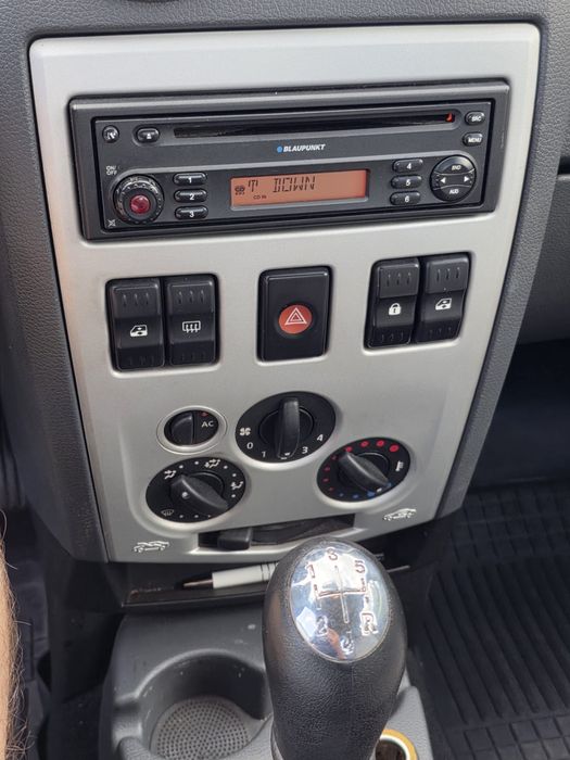 De vanzare 1300 E An 2007 AC