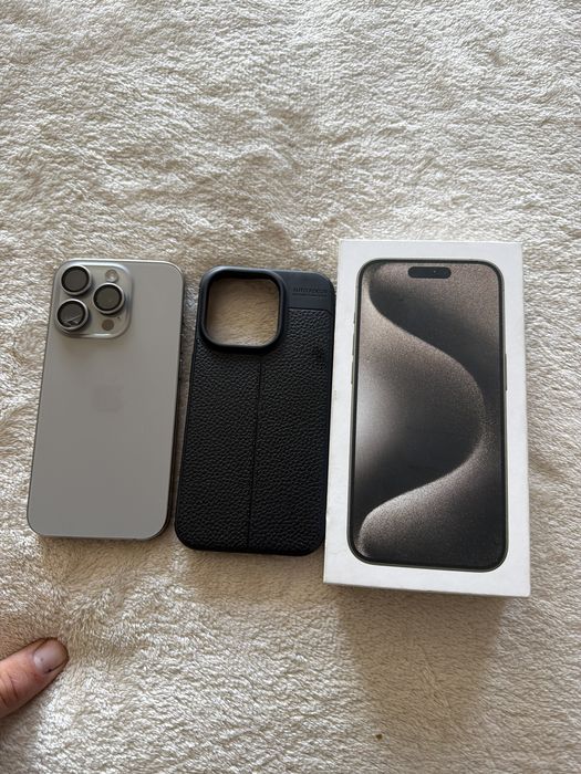 Продавам iphone 15 pro 128 gb silver
