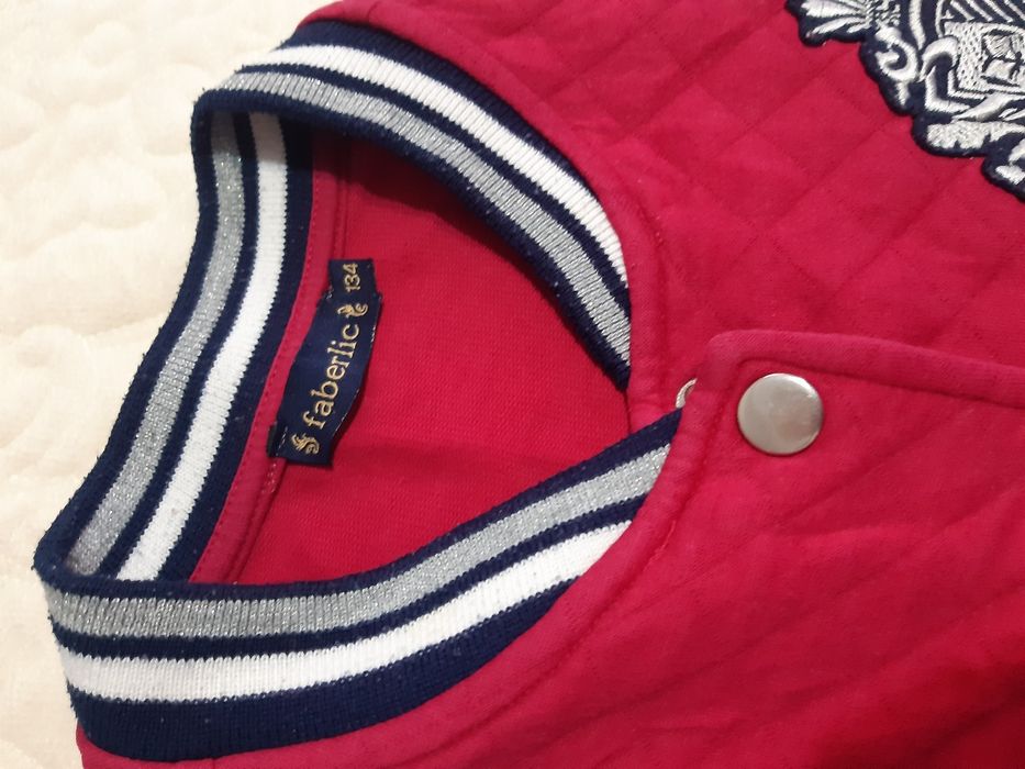 Курточка бомбер для девочки на рост 122-130.