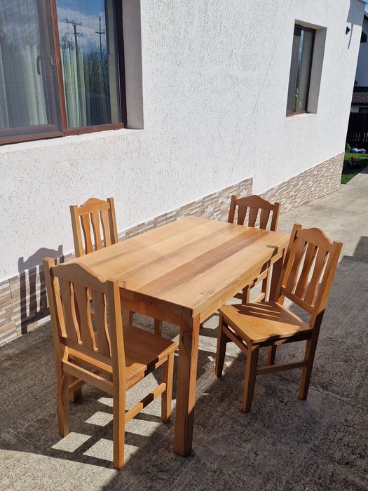 Scaune si mese din lemn masiv de la producator