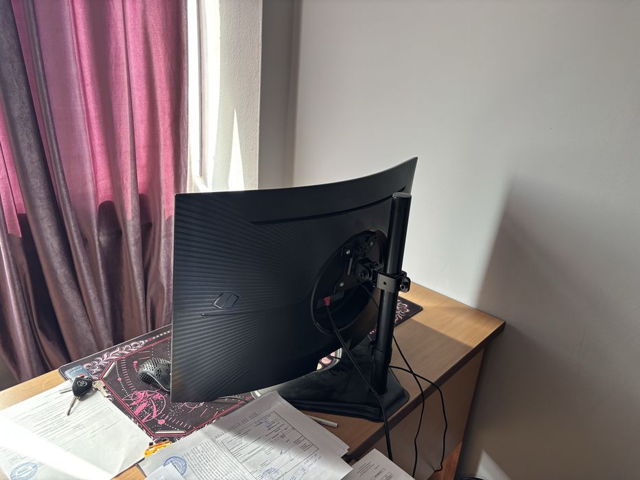32” Odyssey G5 в хорошем состояний