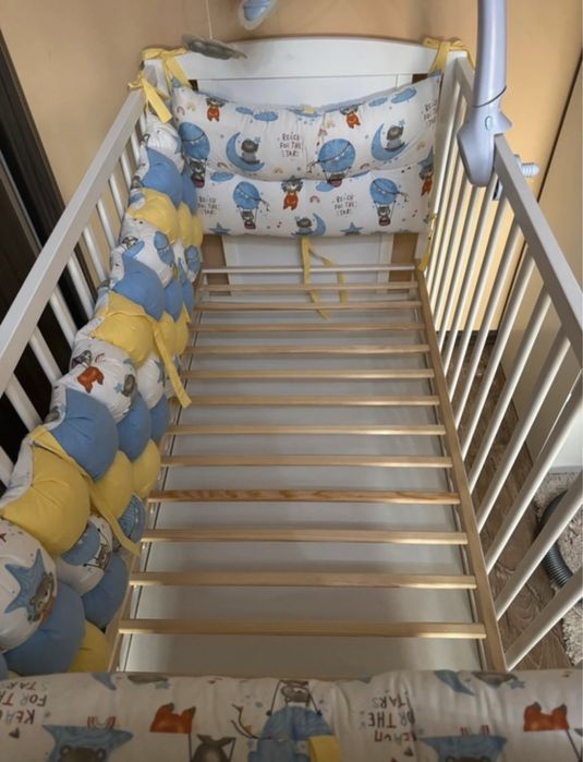 Patut din lemn masiv cu saltea