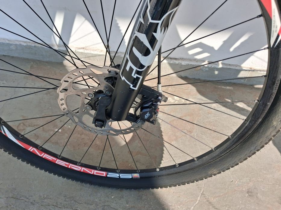 Bicicleta Fuji 29 carbon