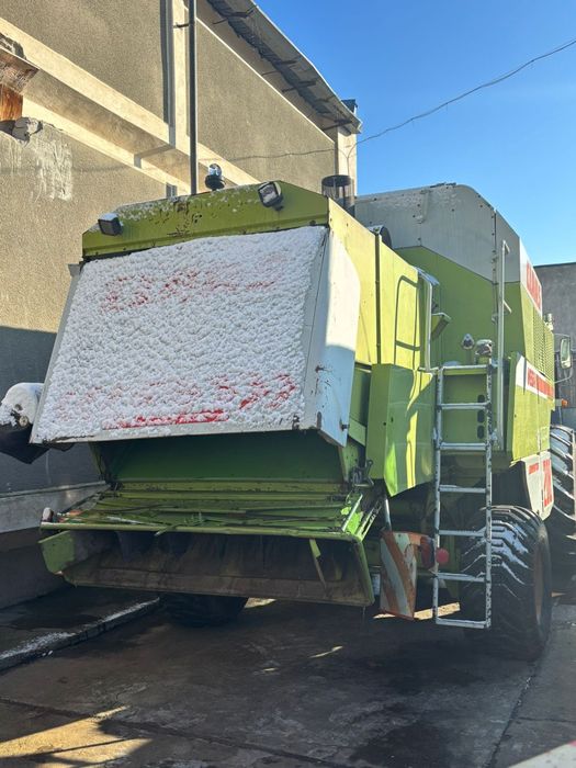 Combina Claas mega 208