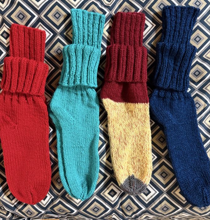 Ciorapi lungi tricotati manual lana 100%