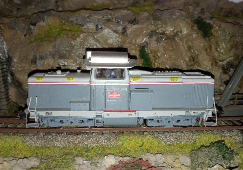 Locomotiva diesel LDH CFR, conversie din roco 52254 H0, 1:87

Locomoti