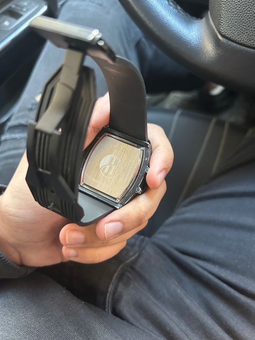 Луксозен часовник Hublot – спортно-елегантен модел