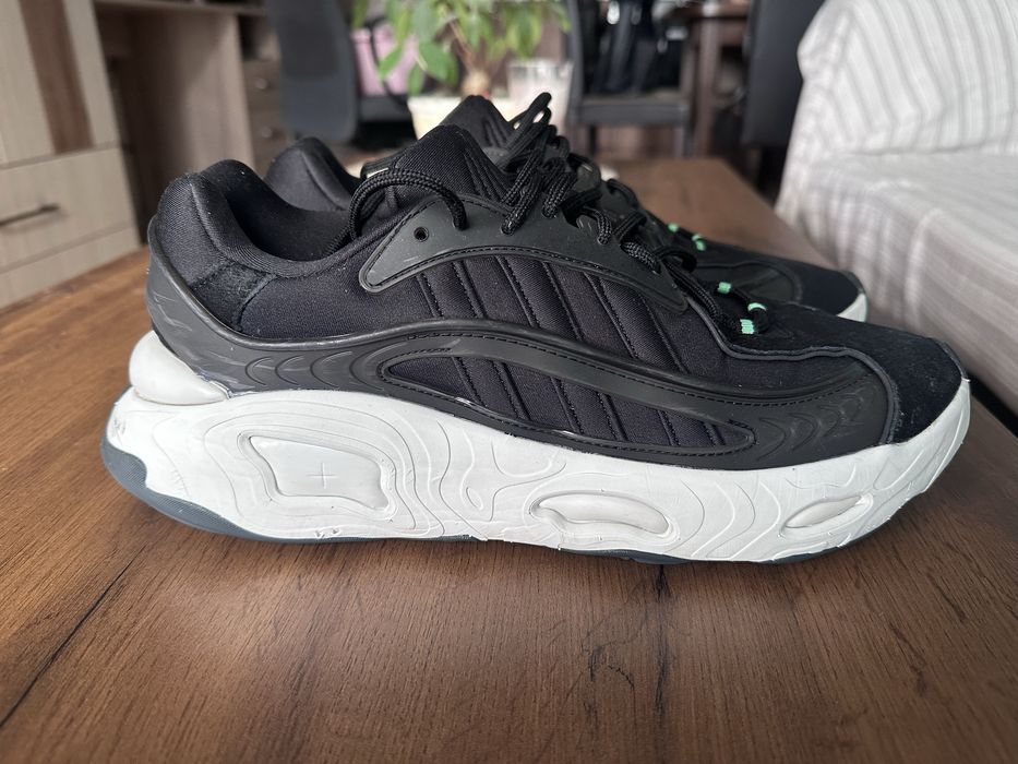 Adidas Oznova  - маратонки