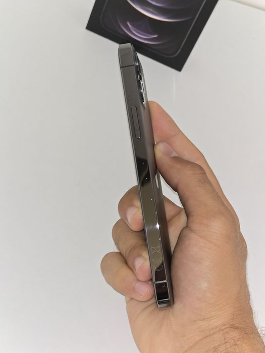 Iphone 12 pro 128GB Graphite в много добро състояние