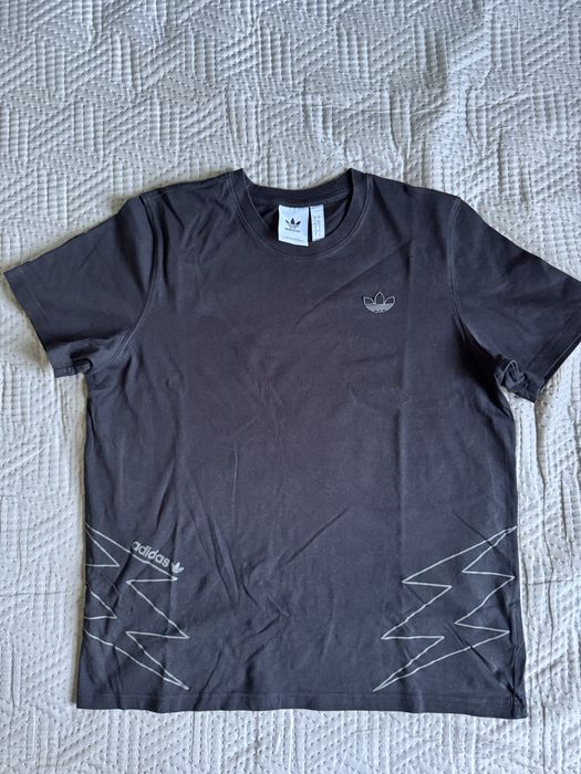 Tricou Adidas.