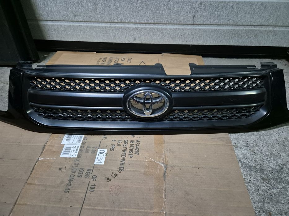Grila Radiator Toyota Rav4 2003-2005.