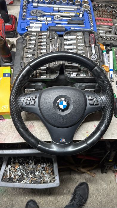 Volan m pachet bmw e90 e91 e92 e93 e87 e81 e82 e88 e84