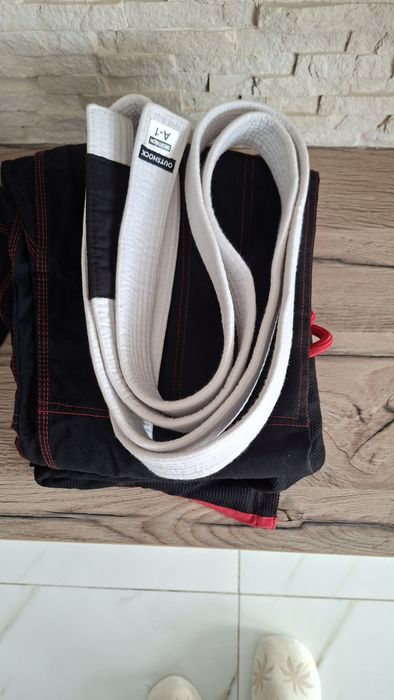 Продавам GI(кимоно) за бойни спортове (BJJ)