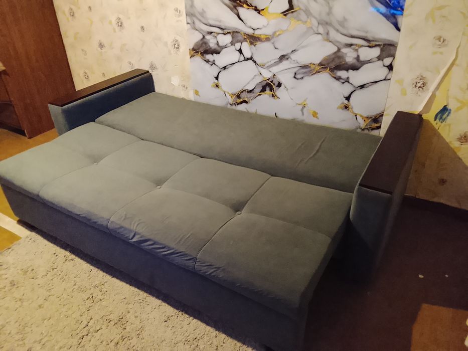 Диванчик продается