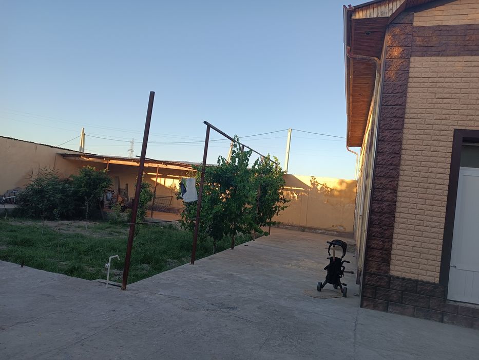 Kotej sotiladi 4 xona 5 xona qilingan