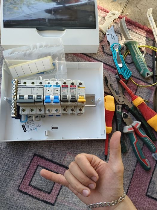 Услуги электрика. 220-380 вольт.