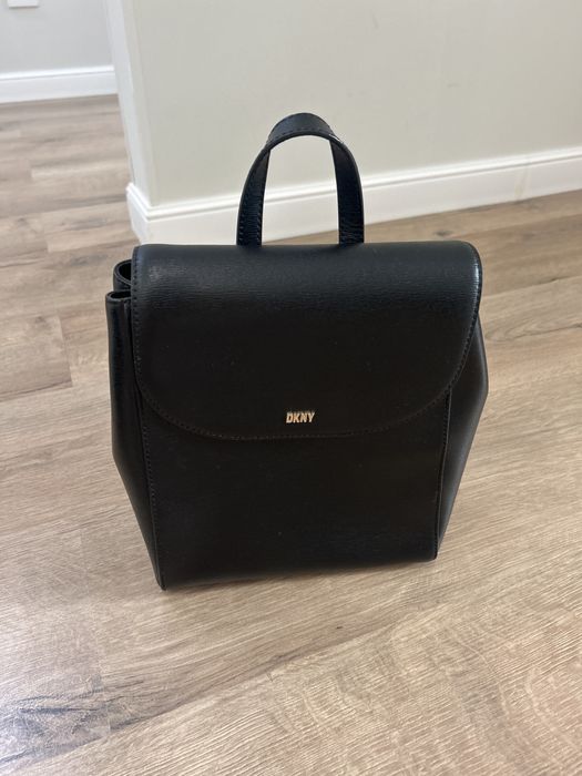Сумка -рюкзак DKNY