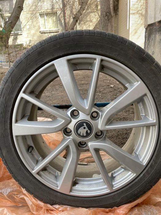 Шины с дисками продам 17 р