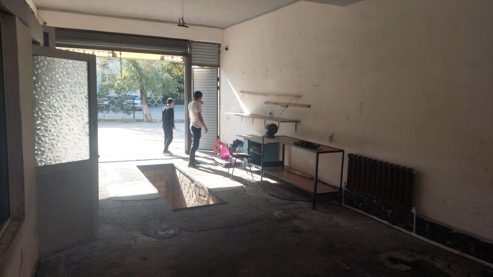 Avto servis arendaga beriladi yotib ishlashgayam sharoyiti bor