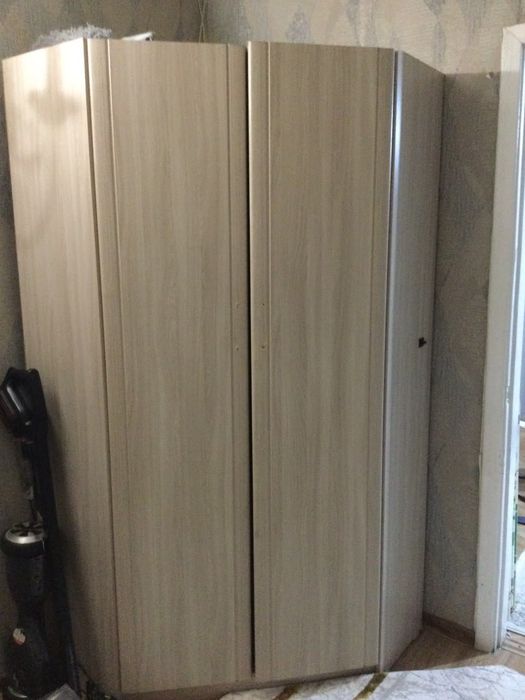 Угловой шкаф продается