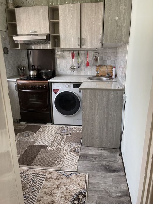 Chilonzor 6- kvartalda 3 xonali uy sotiladi tayyor ijarachilari bor