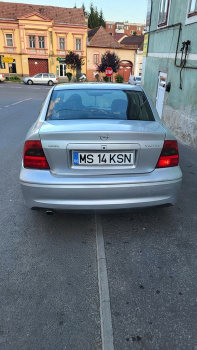 Vând Opel Vectra!