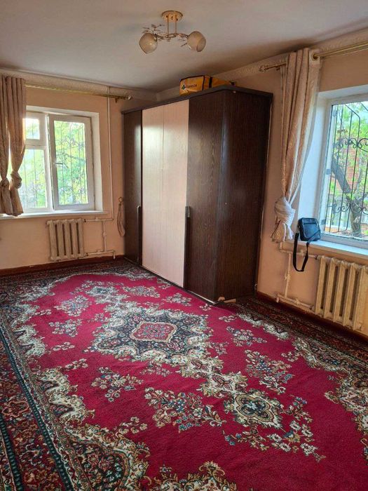 Farhod bozori orqasida, Jahon tillari universiteti  yonida kvartira