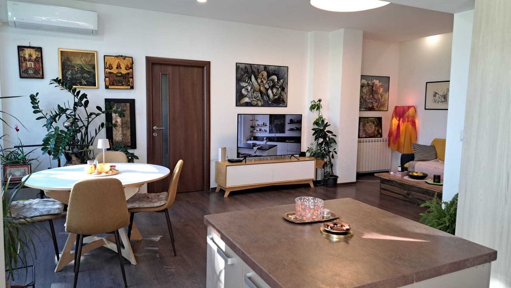 Vanzare Apartament Unicat,Proprietar,3 camere ,2 bai,Intrare privata,Senzatie de casa