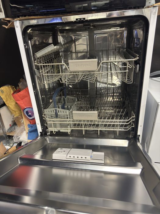 Mașină de spălat vase complet integrabilă  Samsung DW60M6040BB