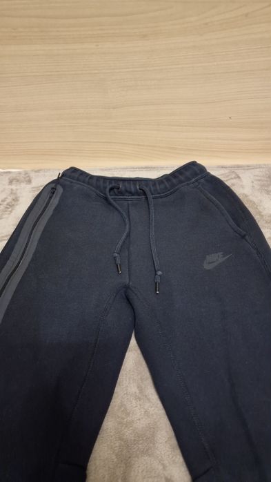 Nike Tech Fleece Joggers Negri – XS, Gen 4, Slim Fit
