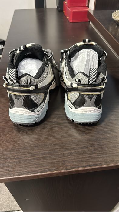 Adidasi Off-White Be Right Back