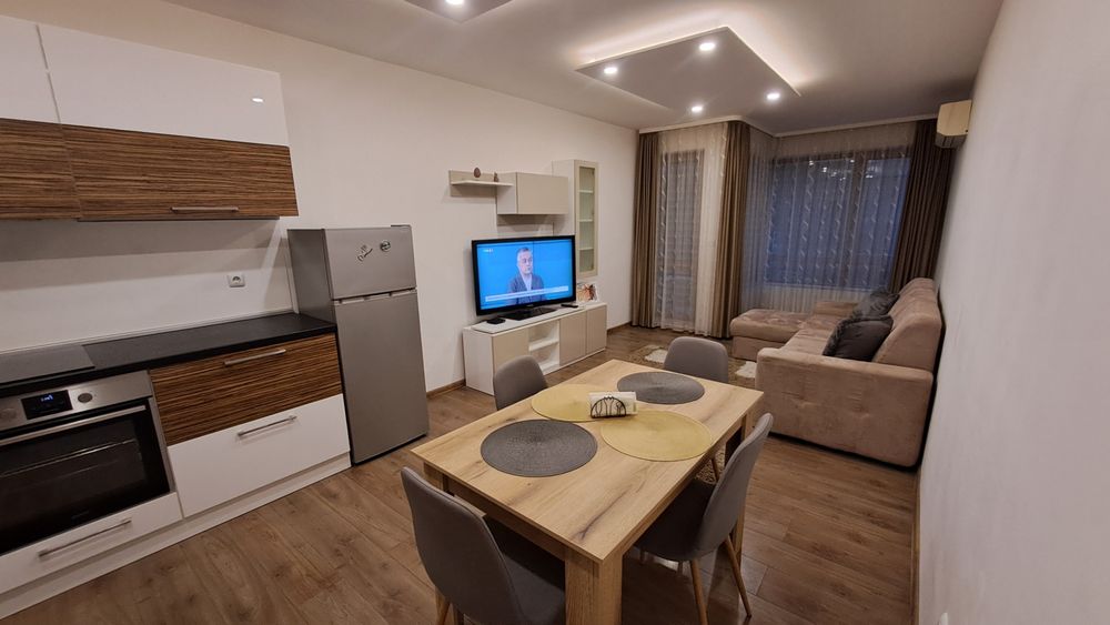 Дава се под наем Двустаен апартамент в Варна, Централна поща - 64 кв.м за 549 € - Снимка #2