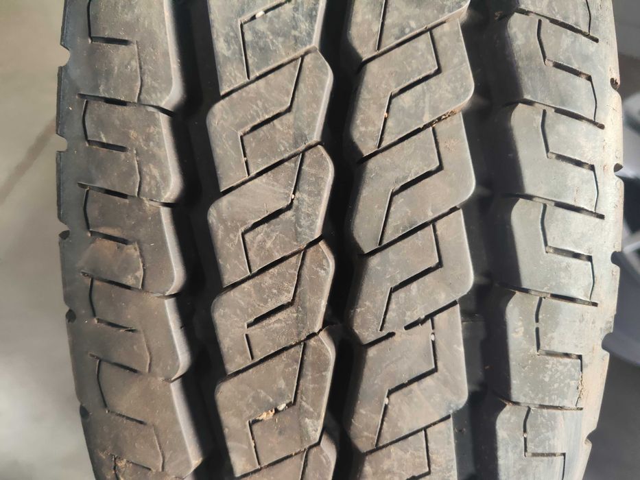 2бр. летни гуми 215/70/15C Continental