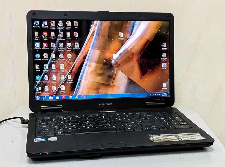 Lenovo 110-15 ISK /  Acer eMachines E527-902G16Mi