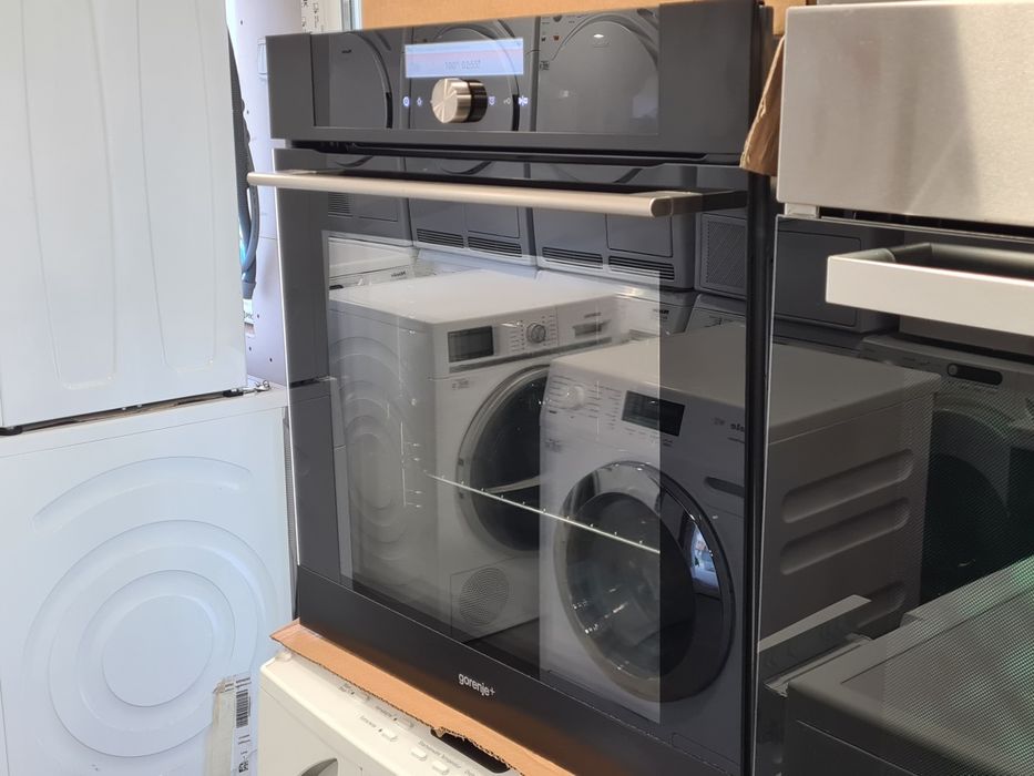 Фурна за вграждане Gorenje + TFT дисплей  Пиролиза  А+