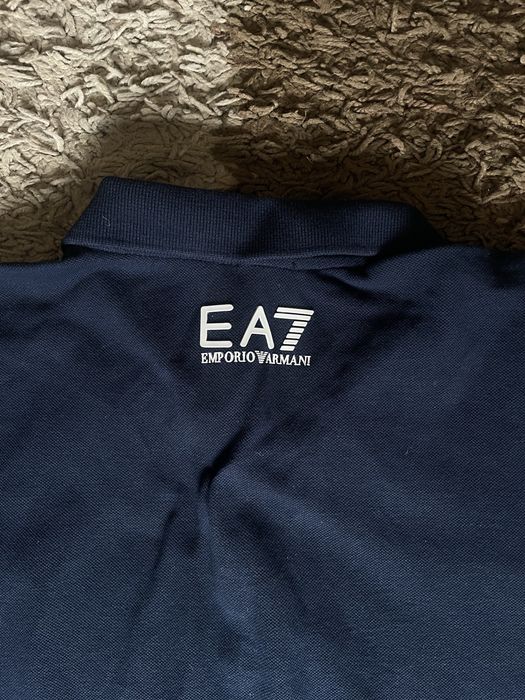 Продам оригинальное поло Emporio Armani EA7