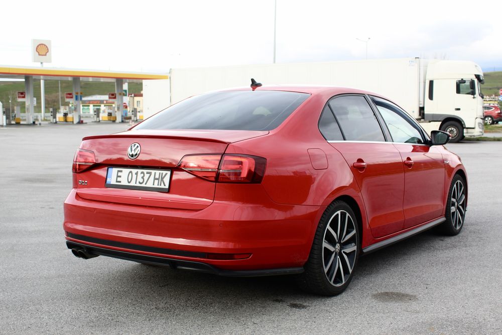 GLI Tornado Red 2018 г 99.хил км-BlindSpot-Fender