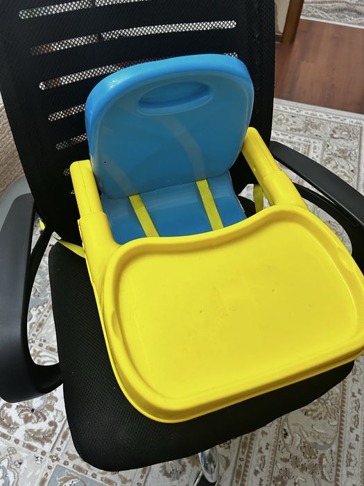 Стульчик и игровой подставкой