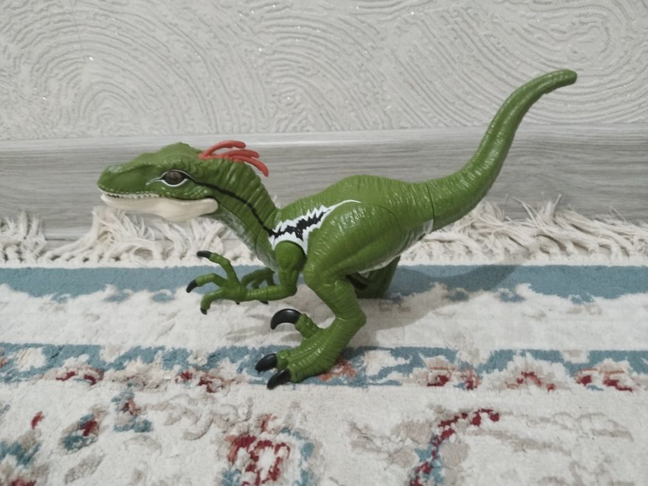 Продам динозавр качественный