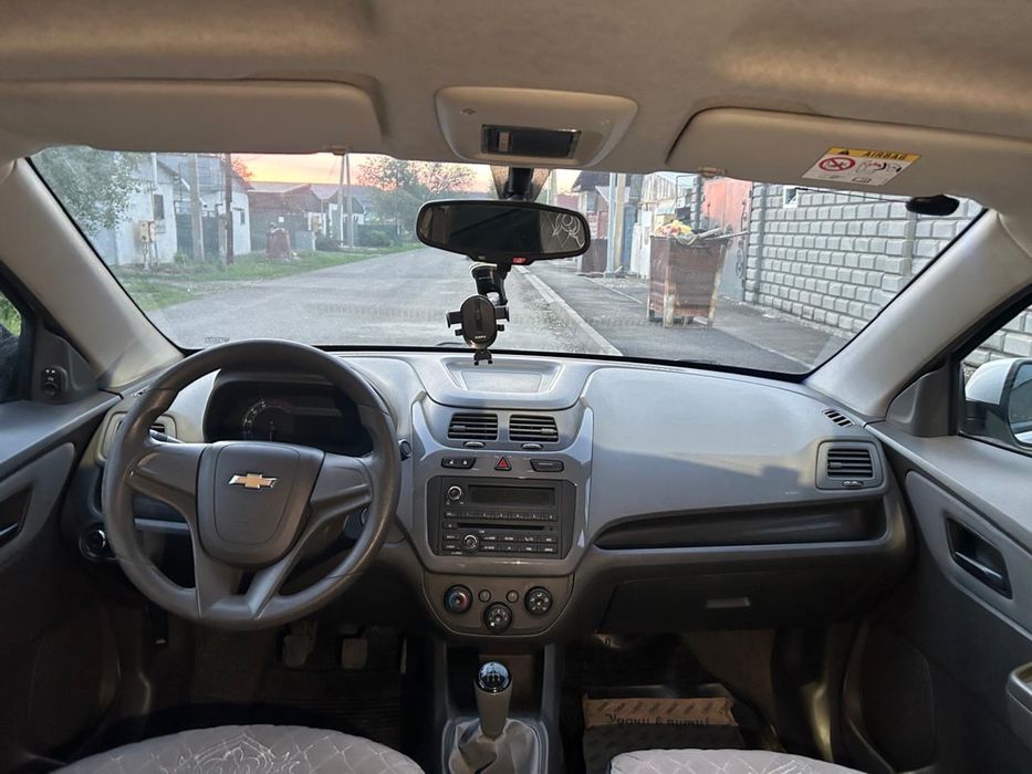 Продам машину кобальт