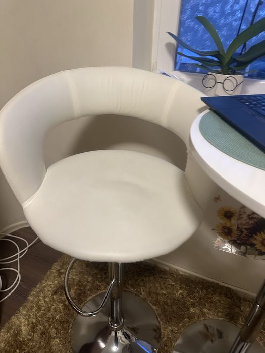 Комплект бар маса + 2 броя бар столове