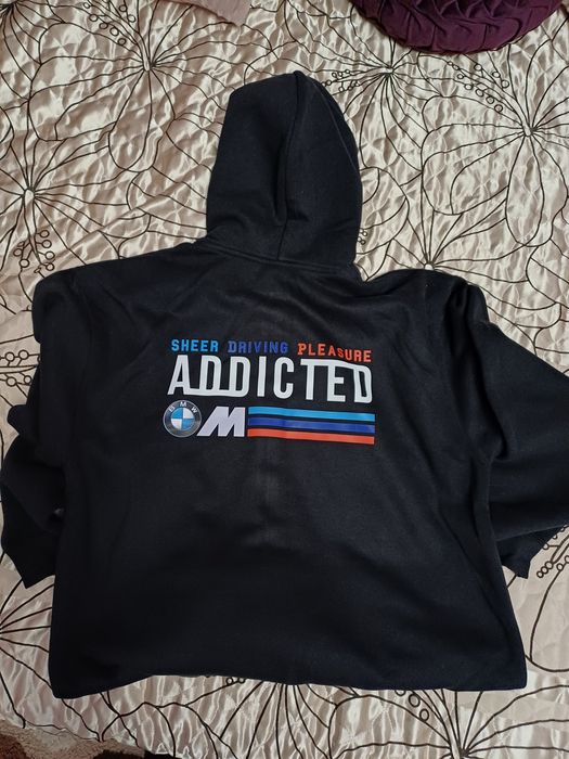 Продавам  суичър