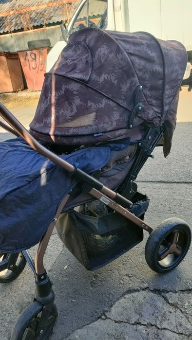 Коляска прогулочная.