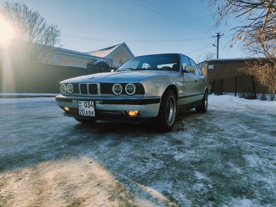 Продам BMW 520 e34