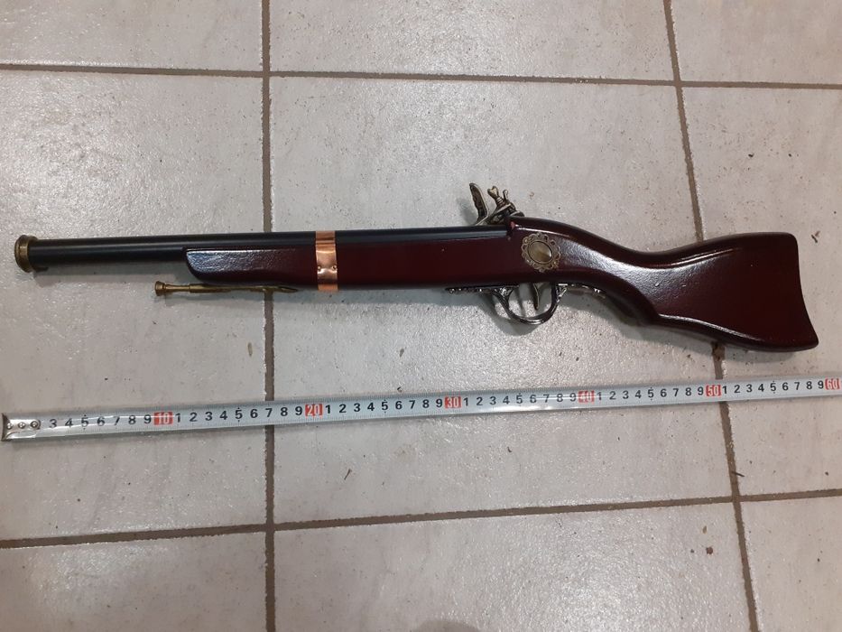 Красива кремъчна пушка пищов револвер оръжие