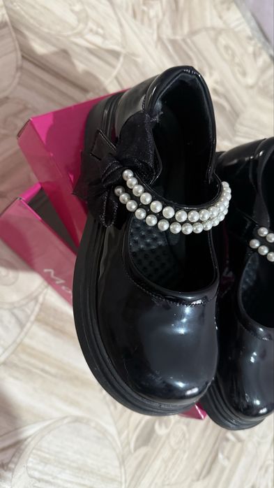 Продам туфли лакированые