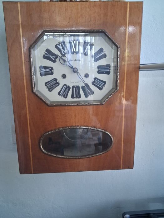 Ceas de perete cu pendul